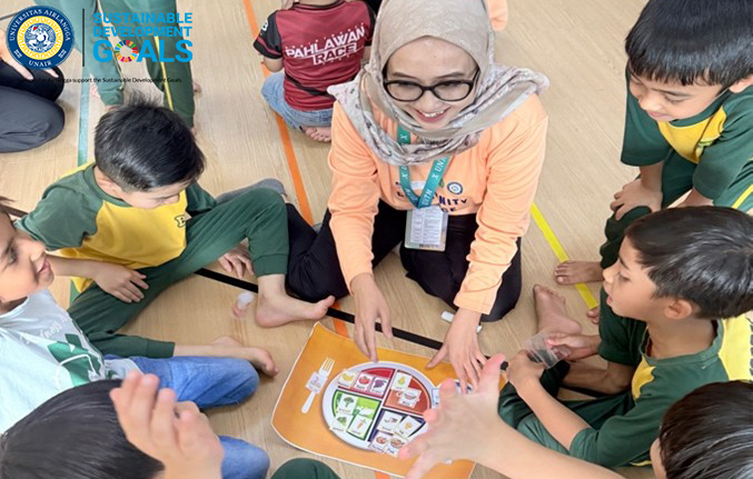 Dosen dan Mahasiswa UNAIR Edukasi PHBS Anak TK di Malaysia, Dukung SDGs dan Internasionalisasi Kampus
