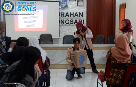 Warga Kelurahan Gunung Sari Antusias Ikuti Penyuluhan Nyeri Pinggang oleh Mahasiswa Fakultas Keperawatan Universitas Airlangga